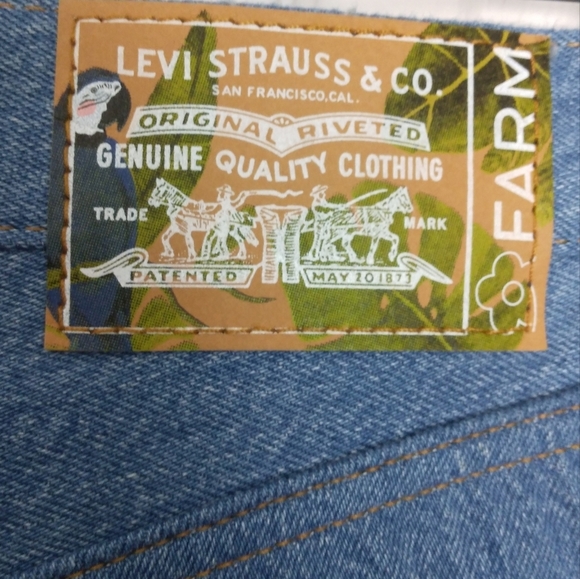 NWT Levi's x Farm Rio Ribcage Straigh Crop Jean - Picture 5 of 13